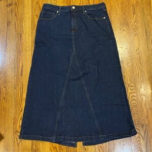 NWT Banana Republic Women’s size 14 Dark Wash Denim A-line Maxi Skirt